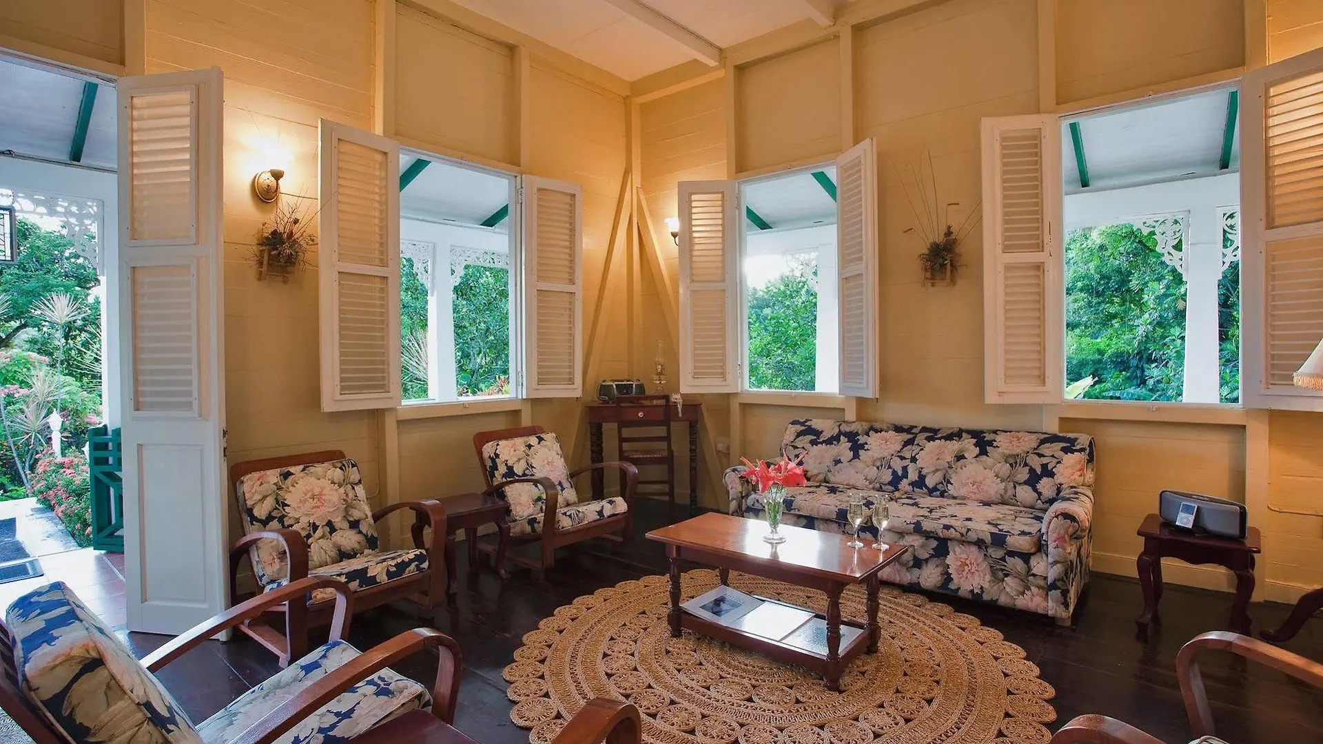 La Dauphine Estate Hotel Jalousie