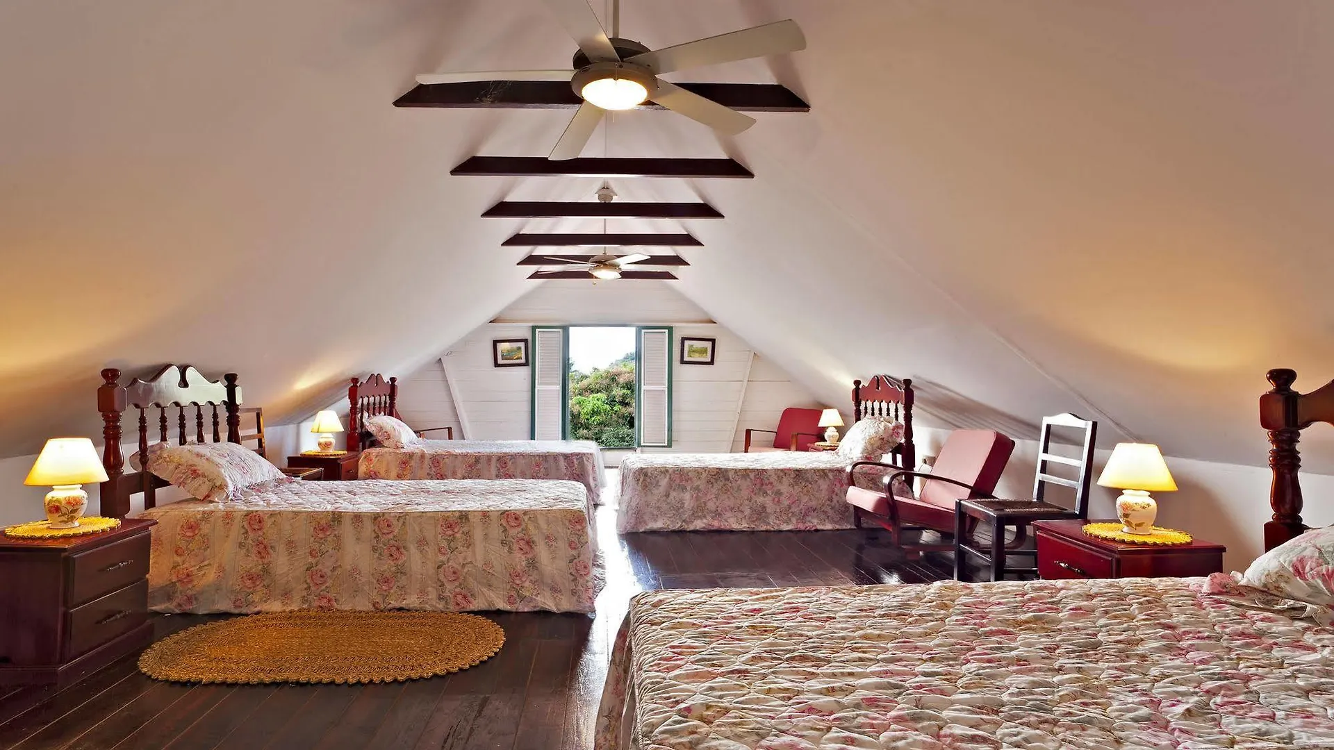 La Dauphine Estate Hotel Jalousie