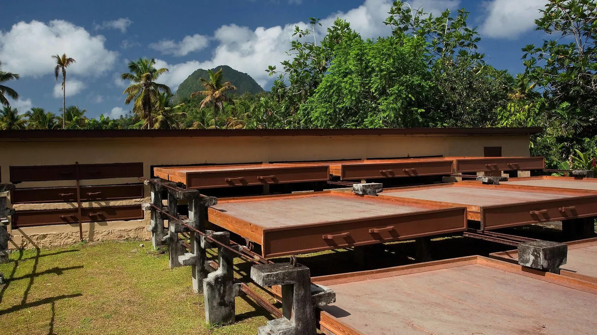 La Dauphine Estate Hotel Jalousie
